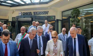 مداحي تتفقد مشروع عصرنة فندق “تامقوت” بتيزي وزو 